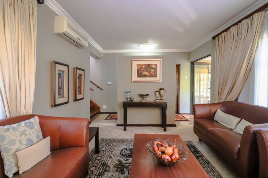 6 Bedroom Property for Sale in Heuwelsig Free State